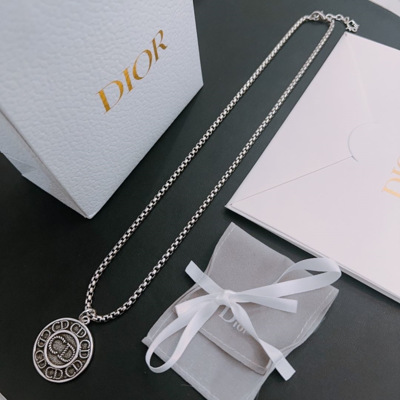 chr1st1an D10r necklaces